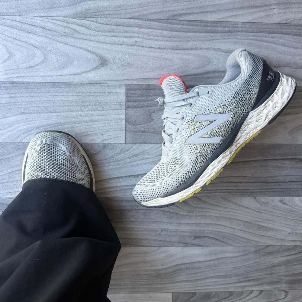 New Balance Fresh Foam 880v10 Size 10.5 US Grey Running Shoes